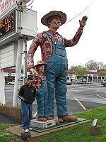 USA - Marlborough MO - Johari & Giant Farmer & Son (13 Apr 2009)